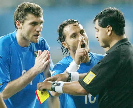 Giới bóng đá Italia hả hê với Moreno