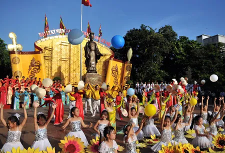 Ngày mai vào đại lễ