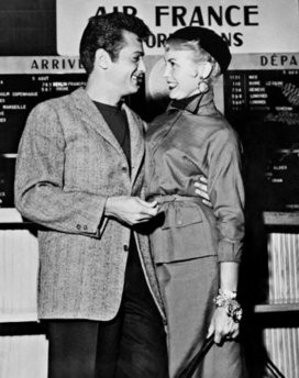 Tony Curtis welcomes his wife, actress Janet Leigh, at Orly Airport near Paris in 1960 Tony Curtis welcomes his wife, actress Janet Leigh, at Orly Airport near Paris in 1960
