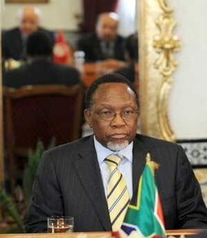 South Korea will sign an agreement with South Africa in the coming week to design and build nuclear power plants in the African country, it was reported Saturday. South Korea will sign an agreement with South Africa in the coming week to design and build nuclear power plants in the African country, it was reported Saturday.