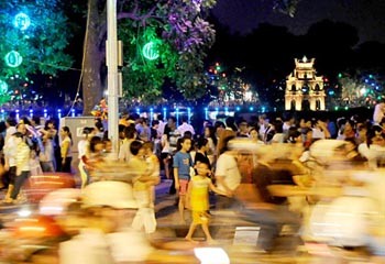 Hanoi weather is quite fine for events of the millennium anniversary on October 3 (Photo: SGGP) Hanoi weather is quite fine for events of the millennium anniversary on October 3 (Photo: SGGP)
