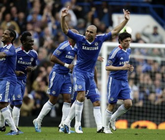 Chelsea's Brazilian footballer Alex (C) celebrates scoring his goal against Arsenal at Stamford Bridge in London, England on October 3, 2010. AFP Chelsea's Brazilian footballer Alex (C) celebrates scoring his goal against Arsenal at Stamford Bridge in London, England on October 3, 2010. AFP