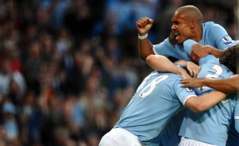 (FILES) A file picture taken on August 23, 2010 shows Manchester City's Dutch midfielder Nigel de Jong (up). AFP (FILES) A file picture taken on August 23, 2010 shows Manchester City's Dutch midfielder Nigel de Jong (up). AFP