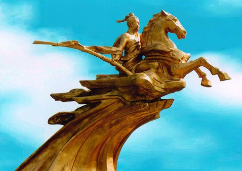 The Statue of Saint Giong in Hanoi's Soc Son District (Photo: VNExpress) The Statue of Saint Giong in Hanoi's Soc Son District (Photo: VNExpress)