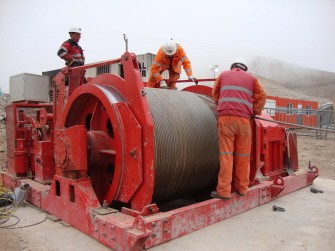 Picture of the machine that will operate the "Fenix" capsule that will hoist the 33 miners trapped at the San Jose mine near the city of Copiapo on October 11, 2010. AFP Picture of the machine that will operate the "Fenix" capsule that will hoist the 33 miners trapped at the San Jose mine near the city of Copiapo on October 11, 2010. AFP