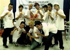 The hip-hop dance crew Big Toe The hip-hop dance crew Big Toe