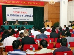 A view of the press briefing organized by the NA Office in Hanoi October 18 (Photo: VNA) A view of the press briefing organized by the NA Office in Hanoi October 18 (Photo: VNA)