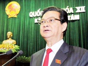 Prime Minister Nguyen Tan Dung delivers a report on socio-economic development in 2010 and the tasks for 2011 during a National Assembly sitting in Hanoi October 20, 2010 Prime Minister Nguyen Tan Dung delivers a report on socio-economic development in 2010 and the tasks for 2011 during a National Assembly sitting in Hanoi October 20, 2010