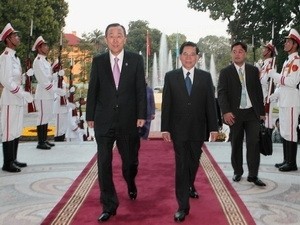 President Nguyen Minh Triet receives United Nations Secretary General Ban Ki-moon in Hanoi. President Nguyen Minh Triet receives United Nations Secretary General Ban Ki-moon in Hanoi.