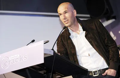 Zidane đồng ý giúp Mourinho