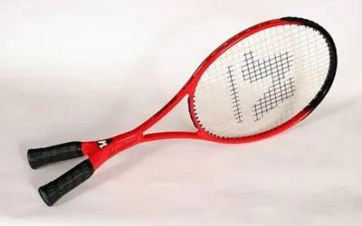 Cây vợt 2 cán quái dị