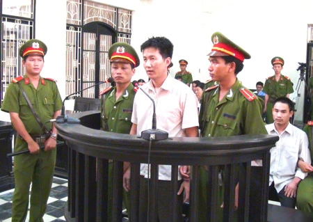 Trà Vinh: 23 năm tù giam cho các đối tượng phá rối an ninh, xách động công nhân đình công