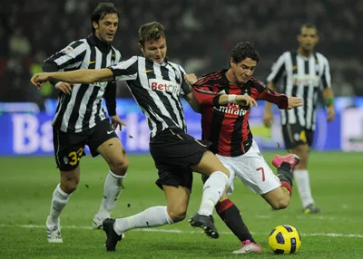 Vòng 9 Serie A 2010/2011: Juventus quật ngã chủ nhà AC Milan