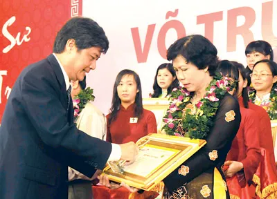 Tri ân những người “đưa đò” thầm lặng ảnh 4 Tri ân những người “đưa đò” thầm lặng ảnh 4