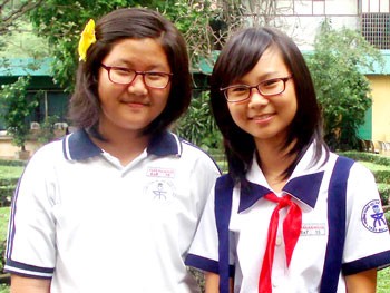 Korean students Yoon Sun Min (R) and Yoon Su Min. (Photo: Sggp) Korean students Yoon Sun Min (R) and Yoon Su Min. (Photo: Sggp)