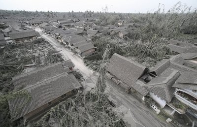 Volcanic ash from the eruption of Mount Merapi covers a village in Muntilan, Central Java, Indonesia, Sunday, Nov. 7, 2010 Volcanic ash from the eruption of Mount Merapi covers a village in Muntilan, Central Java, Indonesia, Sunday, Nov. 7, 2010