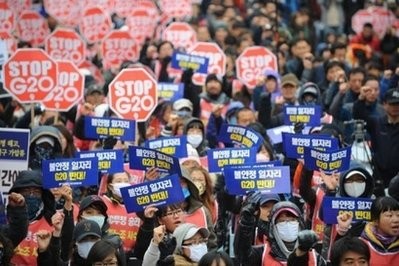 Anti-G20 protesters gather near Seoul station on November 11, 2010. AFP Anti-G20 protesters gather near Seoul station on November 11, 2010. AFP