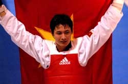 Taekwondo artist Nguyen Trong Cuong wins a bronze medal in the men's 87kg weight category at the ASIAD on November 17. Taekwondo artist Nguyen Trong Cuong wins a bronze medal in the men's 87kg weight category at the ASIAD on November 17.