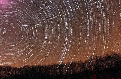Leonids meteors are seen streaking through the sky in Muju county, 300 kilometers, southwest of Seoul, South Korea, Nov. 19, 2001 Leonids meteors are seen streaking through the sky in Muju county, 300 kilometers, southwest of Seoul, South Korea, Nov. 19, 2001
