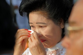 Cambodian First Lady Bun Rany Hun Sen wipes away tears as she attends a mourning ceremony with her husband, Cambodian Prime Minister Hun Sen, on November 25, 2010 in front of the bridge in Phnom Penh. AFP Cambodian First Lady Bun Rany Hun Sen wipes away tears as she attends a mourning ceremony with her husband, Cambodian Prime Minister Hun Sen, on November 25, 2010 in front of the bridge in Phnom Penh. AFP