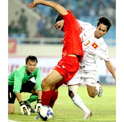 Các tuyển thủ Việt Nam chật vật trong trận thua U.23 Hàn Quốc 0-2. Ảnh: Quang Minh Các tuyển thủ Việt Nam chật vật trong trận thua U.23 Hàn Quốc 0-2. Ảnh: Quang Minh