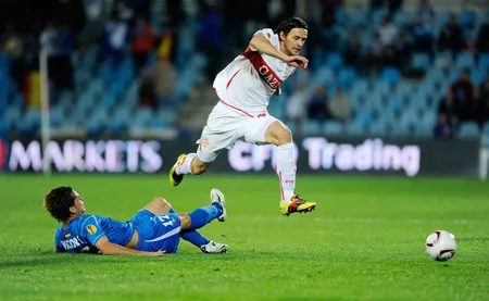 Europa League: Bundesliga lại hơn Serie A