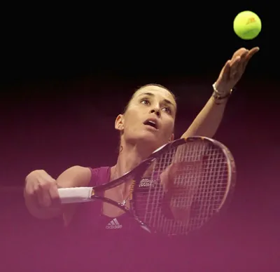 Một pha bóng đẹp mắt của Flavia Pennetta. Một pha bóng đẹp mắt của Flavia Pennetta.