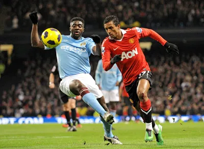 Man.City và Man.United bất phân thắng bại, Chelsea bứt tốp
