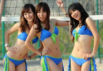Nữ hoạt náo viên quá… sexy. Nữ hoạt náo viên quá… sexy.
