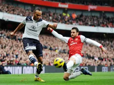 Thua Tottenham 2 - 3, Arsenal bị Man.United qua mặt