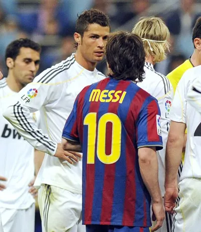 Ronaldo: “Tôi không đố kỵ với Messi”