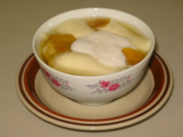Toha is served in the south with syrup and coconut milk. Toha is served in the south with syrup and coconut milk.
