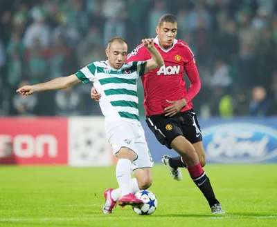 Nguyên nhân Chris Smalling chọn Man.United thay vì Arsenal: Vì Sir Alex... ra mặt