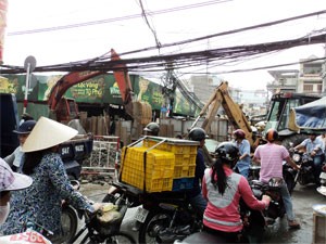 A construction work on Bui Huu Nghia Street in Binh Thanh District causes traffic jams (Photo:Minh Tri) A construction work on Bui Huu Nghia Street in Binh Thanh District causes traffic jams (Photo:Minh Tri)