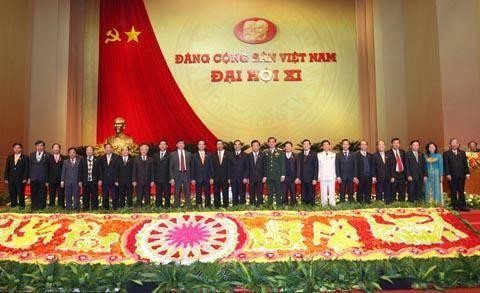 Leaders of the Party and State and the delegation from Da Nang city. Leaders of the Party and State and the delegation from Da Nang city.