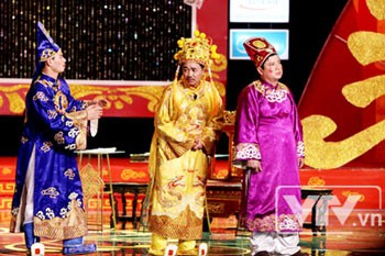 Kitchen God performance attract many TV watchers. Kitchen God performance attract many TV watchers.