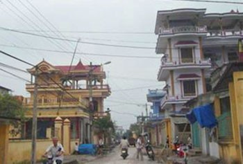 Spacious houses in Meo villages (Photo: Tuoi Tre) Spacious houses in Meo villages (Photo: Tuoi Tre)