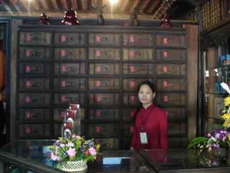 An ancient medicine cabinet in the museum (Photo: Uyen Phuong) An ancient medicine cabinet in the museum (Photo: Uyen Phuong)