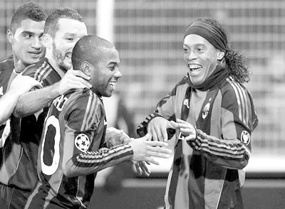Ronaldinho rời khỏi Dubai để trở lại Brazil - Trở về mái nhà xưa