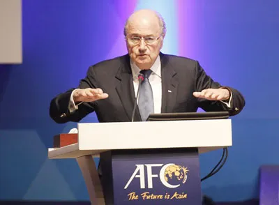 Coi chừng bị... Blatter lừa !