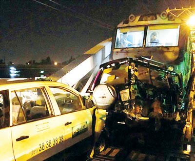 Site of train accident that slammed into six cars in Bien Hoa city (Photo: SGTTO) Site of train accident that slammed into six cars in Bien Hoa city (Photo: SGTTO)