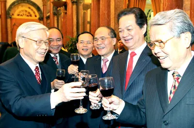 Tổng Bí thư, Chủ tịch Quốc hội Nguyễn Phú Trọng chúc tết đồng bào và chiến sĩ cả nước