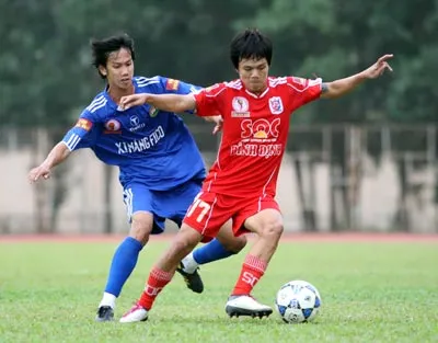 Giải hạng Nhất - Cúp Tôn Hoa Sen 2011: Cuộc đua song mã