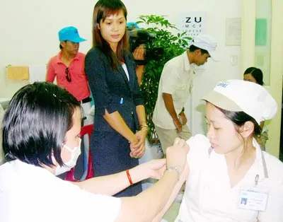 Sốt phát ban và sởi: Nguy cơ bùng phát