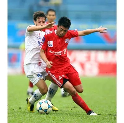 Những món nợ của Lee Nguyễn
