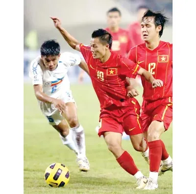 Tìm chủ nhân Quả bóng vàng Việt Nam 2010: Vừa khó, vừa dễ