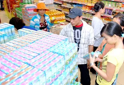 Giá sữa nguyên liệu tăng ít, giá thức ăn tăng nhiều