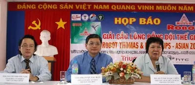 Ông Nguyễn Phương Nam (bìa trái) được giới thiệu vào vị trí Chủ tịch LĐCL TPHCM nhiệm kỳ mới, nhưng chưa biết ý tứ của ông ra sao. Ảnh: Dũng Phương Ông Nguyễn Phương Nam (bìa trái) được giới thiệu vào vị trí Chủ tịch LĐCL TPHCM nhiệm kỳ mới, nhưng chưa biết ý tứ của ông ra sao. Ảnh: Dũng Phương