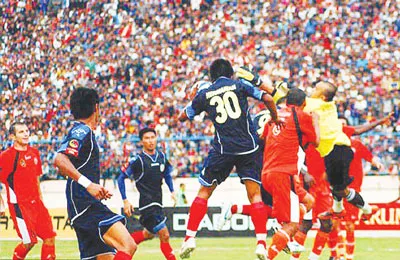 Hậu trường bóng đá Indonesia: Cắt “bầu sữa mẹ” để chống tham nhũng