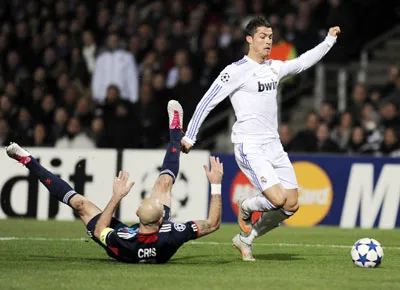 Lượt đi vòng 16 đội Champions League: Real Madrid hòa chủ nhà Lyon 1 - 1